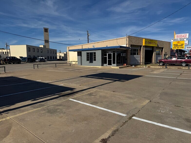 Primary Photo Of 2085 S Garland Ave, Garland Auto Dealership For Sale