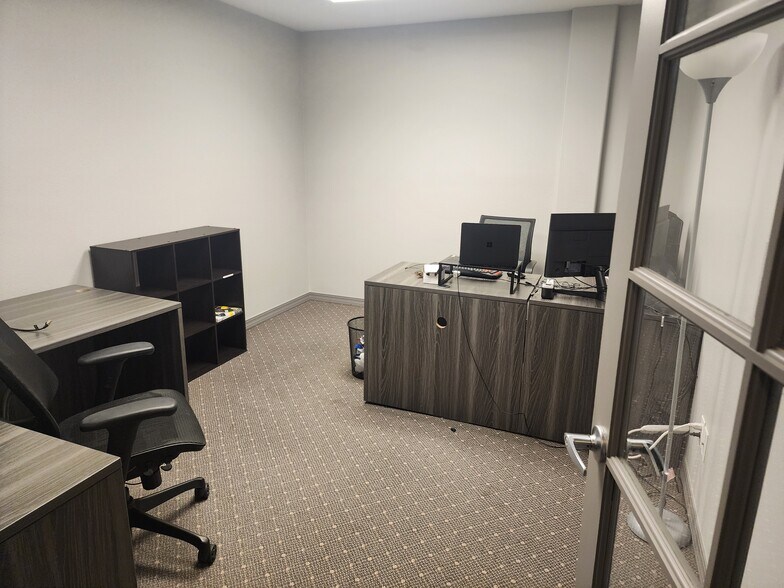 More Photos Of 541 E Garden Dr, Windsor Light Distribution For Sale