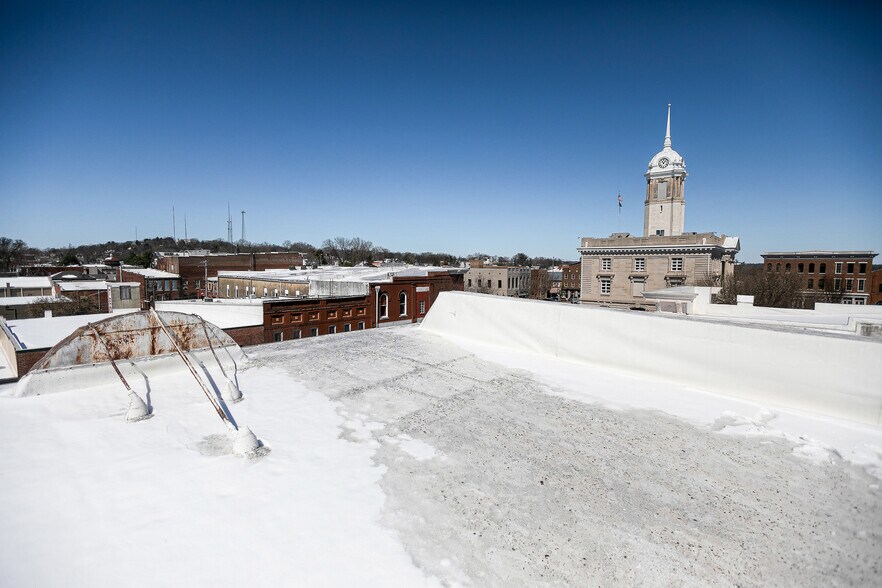 More Photos Of 809 S Main St, Columbia Office For Sale