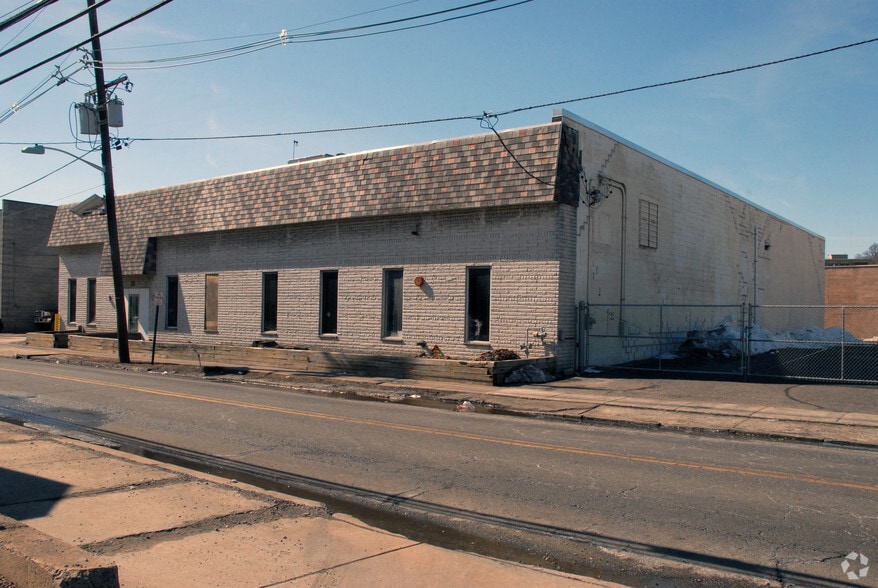 Primary Photo Of 25 Green St, Hackensack Warehouse For Lease