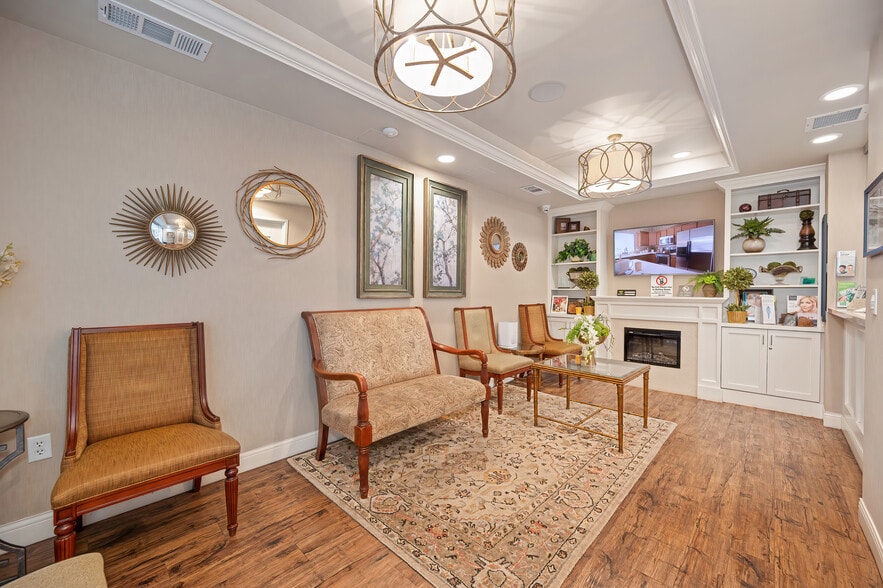 More Photos Of 2398 Fair Oaks Blvd, Sacramento Office For Sale