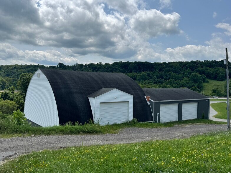 More Photos Of 797 Carlton Dr, Bentleyville Warehouse For Lease