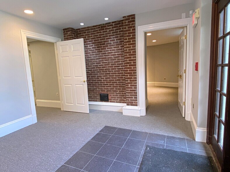 More Photos Of 629 Main St, Woburn Office For Lease