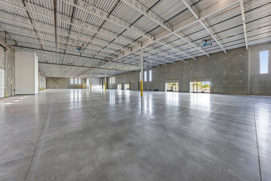 More Photos Of 6459 S Sossaman Rd, Mesa Warehouse For Lease