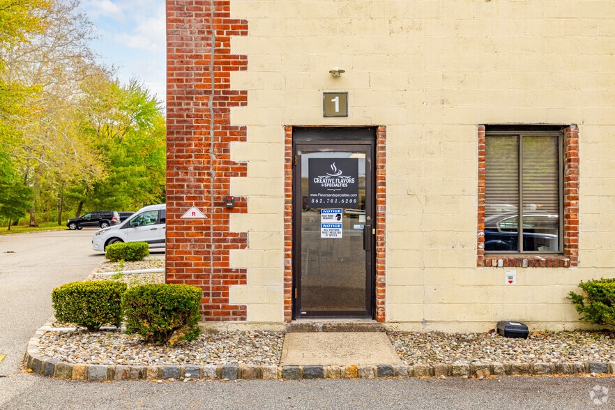 More Photos Of 9 Whippany Rd, Whippany Unknown For Lease