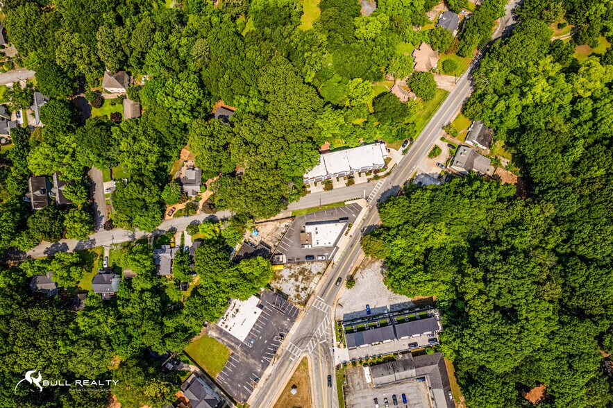 More Photos Of 845 Flat Shoals Rd, Atlanta Freestanding For Sale