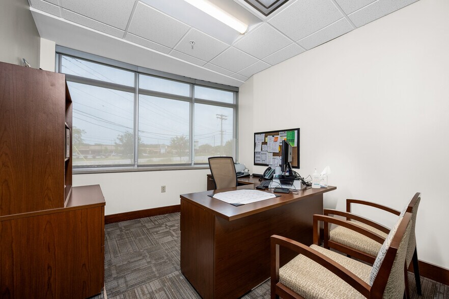 More Photos Of 3020 Orchard Park Rd, Buffalo Office For Sale