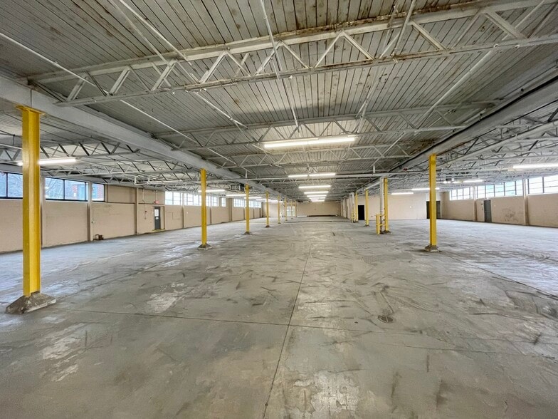 More Photos Of 48 Commercial St, Lewiston Light Manufacturing For Lease