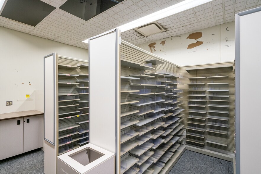 More Photos Of 195 M 66 N, Charlevoix Drugstore For Sale