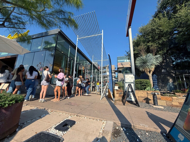 More Photos Of 1400 S Congress Ave, Austin Office For Lease