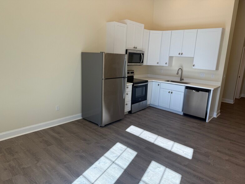 More Photos Of 198 Cowan St, Rutherfordton Apartments For Sale