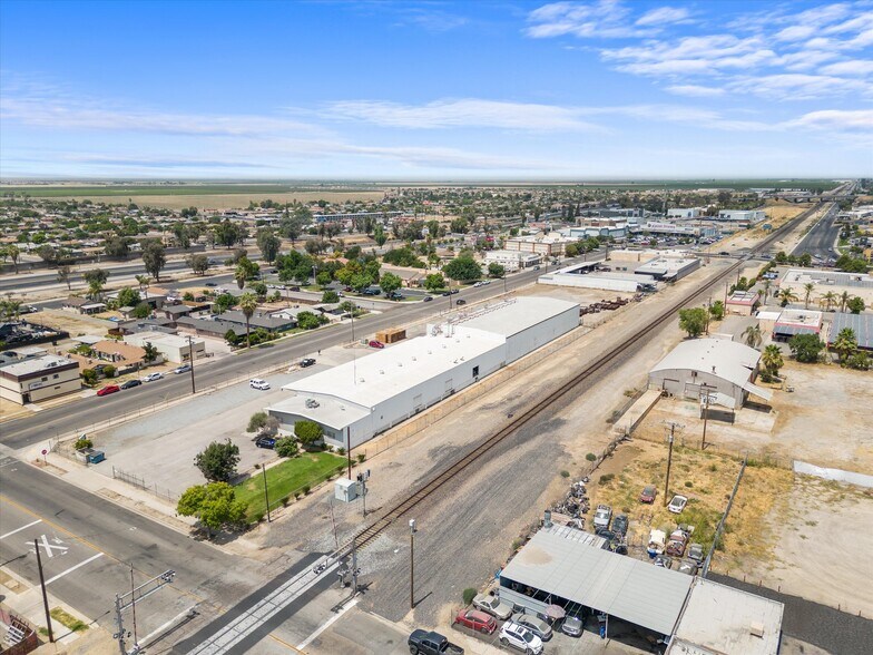 More Photos Of 1302 Glenwood St, Delano Refrigeration Cold Storage For Sale