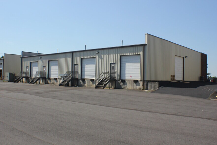 More Photos Of 545 NW Pitts School Rd, Concord Warehouse For Lease
