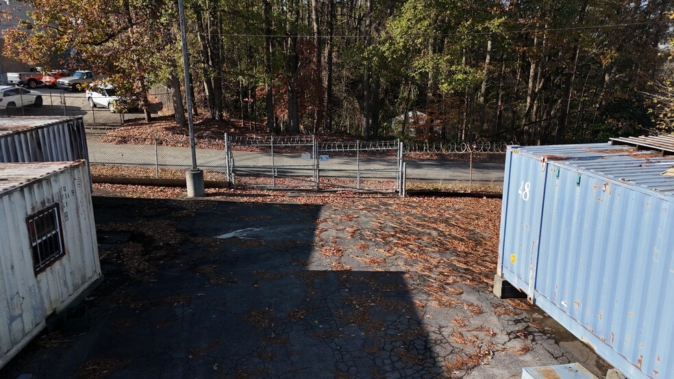 More Photos Of 1730 Chattahoochee Ave NW, Atlanta Flex For Sale