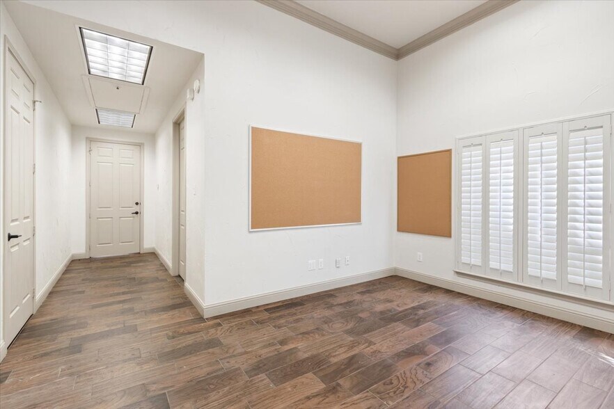 More Photos Of 1000 State Highway 6, Woodway Medical For Lease