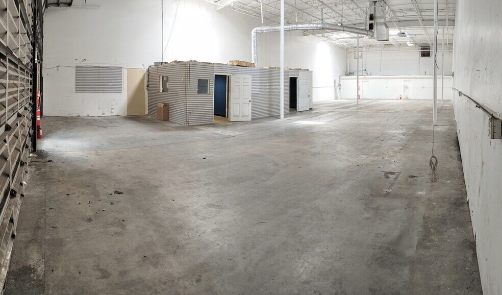 More Photos Of 816 Manatee Ave E, Bradenton General Retail For Lease