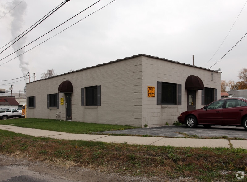 Primary Photo Of 1117 Hazelwood St, Toledo Office For Sale