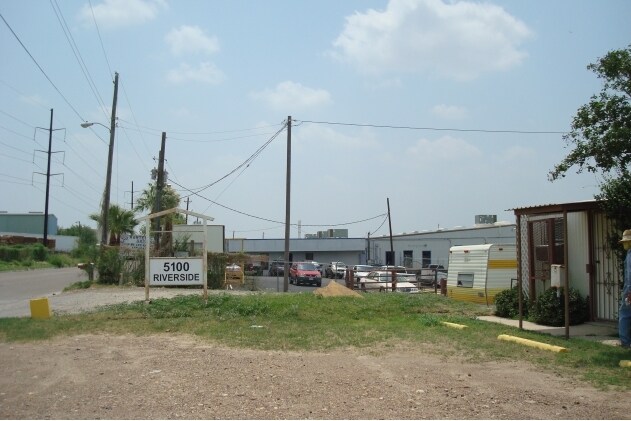 More Photos Of 5100 Riverside Dr, Laredo Truck Terminal For Lease