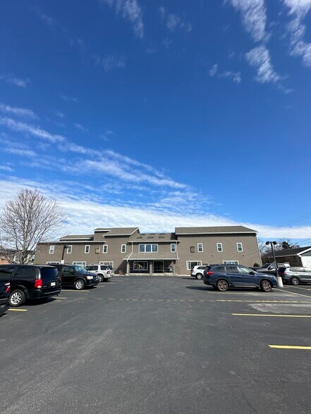 Primary Photo Of 311 E Wisconsin St, Portage Office For Lease