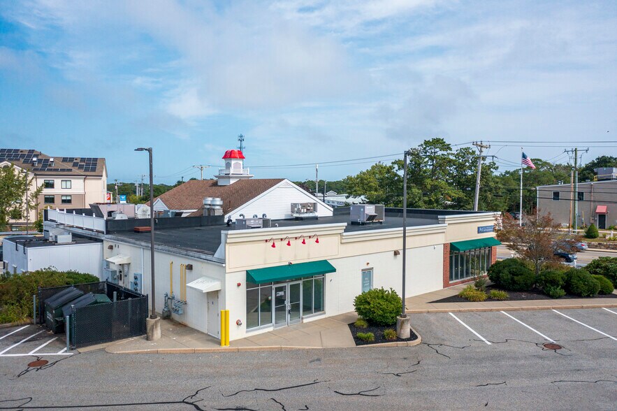 More Photos Of 47-53 Long Pond Rd, Plymouth Restaurant For Lease