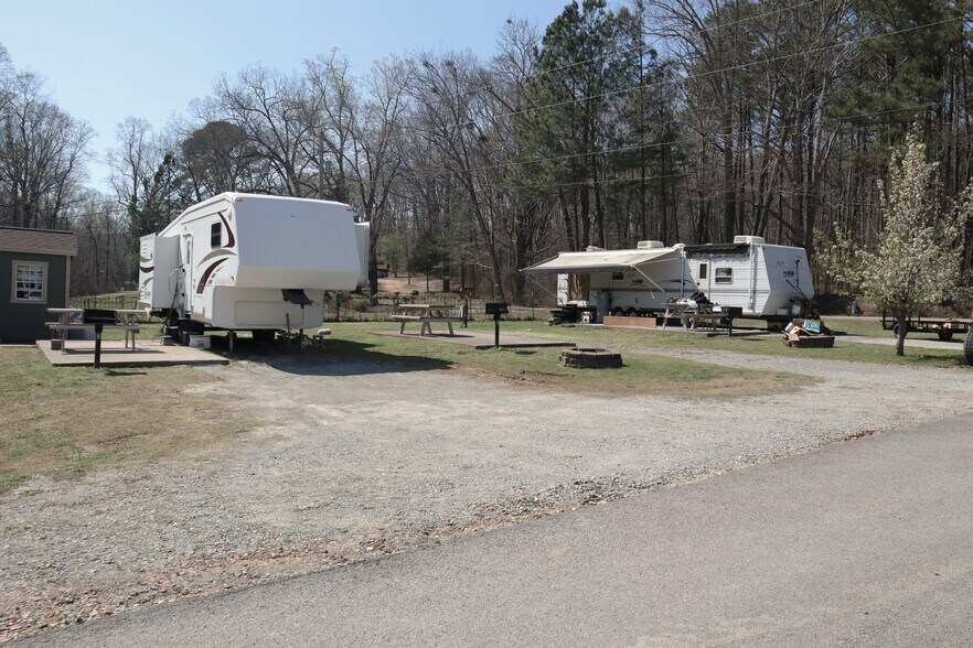 More Photos Of 329 Rice Ln, Springville Trailer Camper Park For Sale