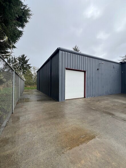 More Photos Of 1425 SE 9th St, Warrenton Warehouse For Lease