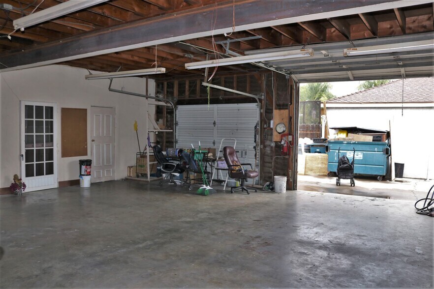 More Photos Of 15709 Bellflower Blvd, Bellflower General Retail For Sale
