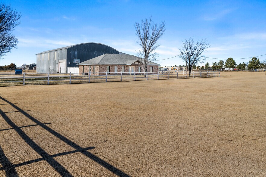 More Photos Of 11616 Tanglewood Rd, Amarillo Office For Sale