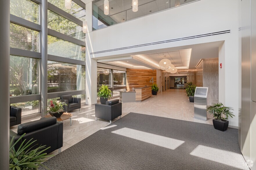 More Photos Of 4-6 Parklane Blvd, Dearborn Office For Lease