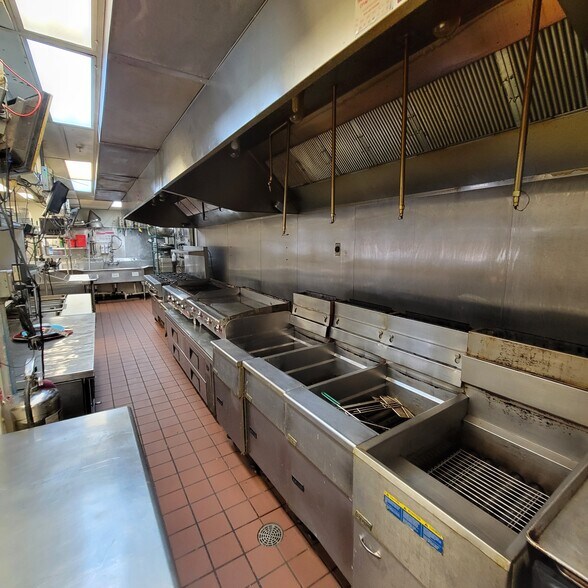 More Photos Of 5381 Abbott Rd, Hamburg Restaurant For Sale