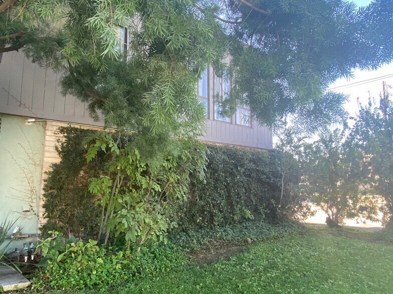 More Photos Of 10940 Hesby St, North Hollywood Apartments For Sale