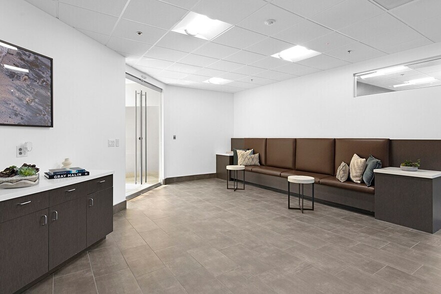 More Photos Of 12636 High Bluff Dr, San Diego Coworking Space