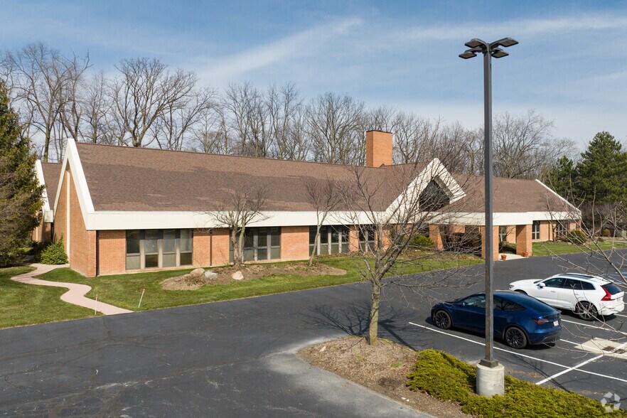 More Photos Of 1701 Woodlands Dr, Maumee Office For Sale
