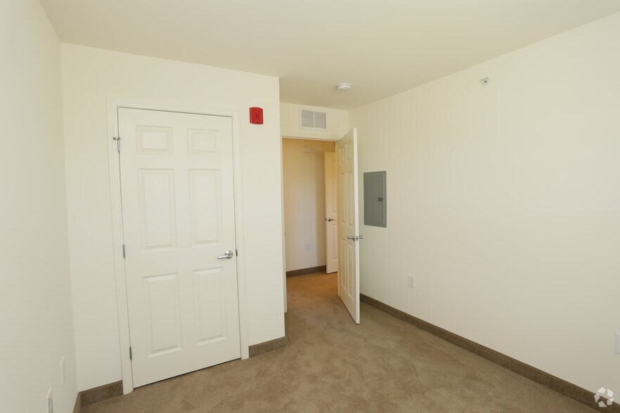 More Photos Of 700 Wincoram Way, Coram Apartments For Lease