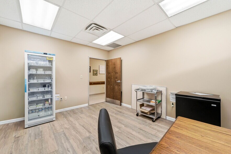More Photos Of 329 Wesley St, Johnson City Medical For Sale