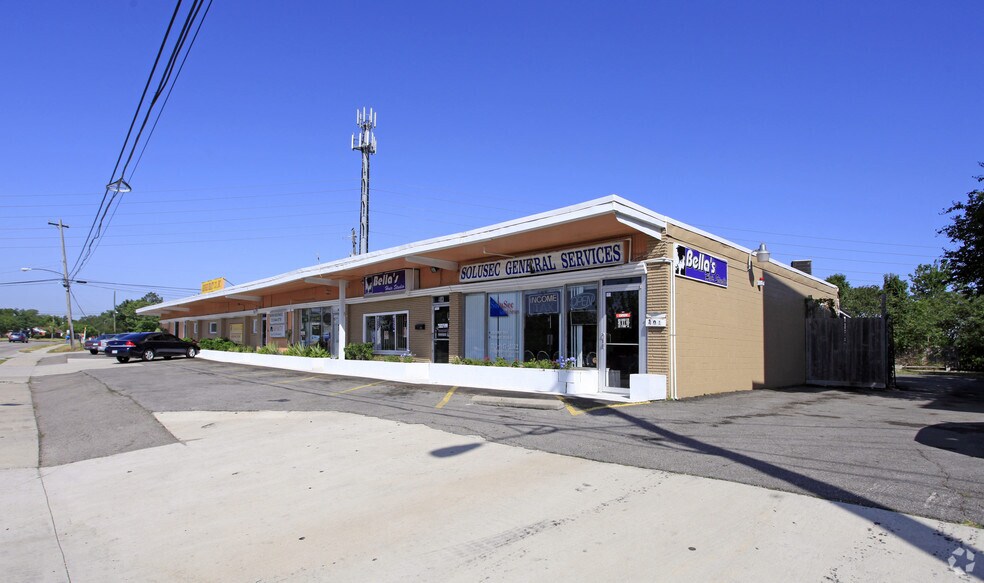 More Photos Of 401-415 Edgebrook Dr, Houston Unknown For Lease