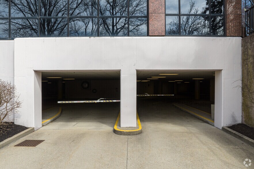 More Photos Of 30 Merchant St, Cincinnati Office For Lease