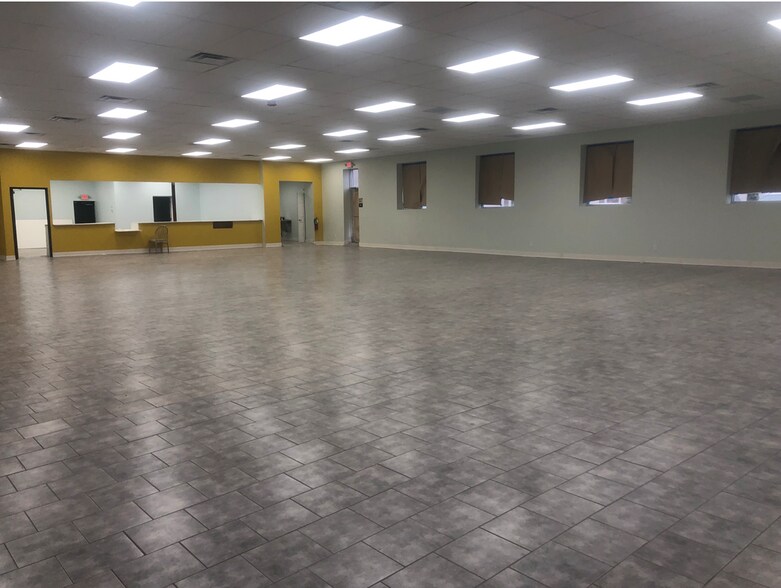 More Photos Of 12101 Joseph Campau St, Hamtramck Storefront Retail Office For Lease