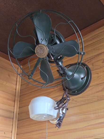 More Photos Of 815-817 Rosedale Dr, New Orleans Office For Sale