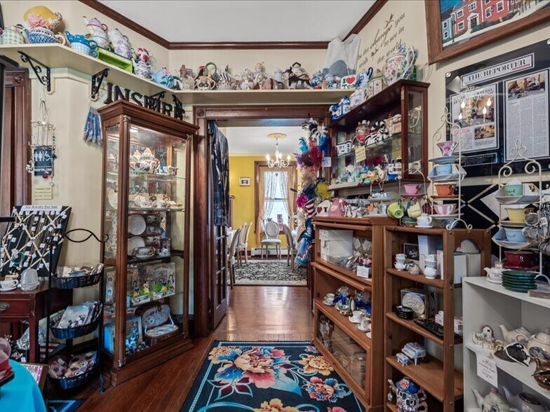 More Photos Of 1919 W Point Pike, Lansdale Freestanding For Sale
