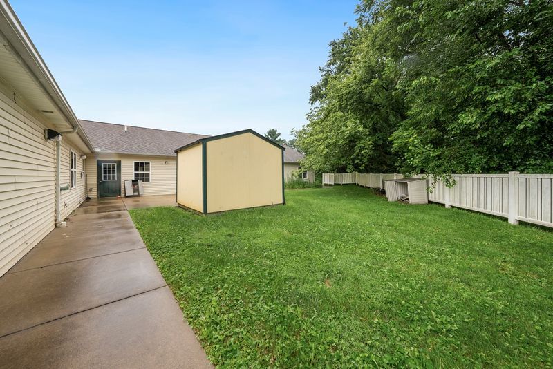 More Photos Of 80 Miller St, Centerburg Congregate Senior Housing For Lease