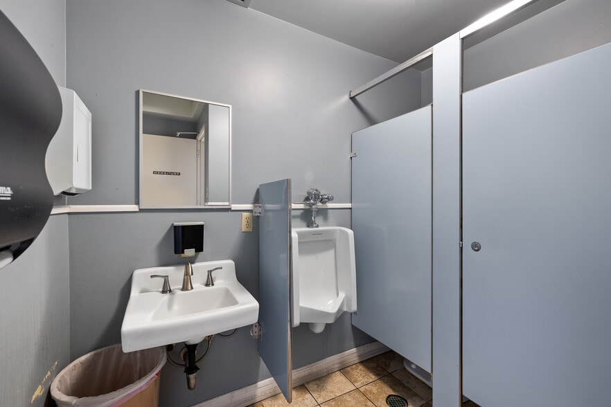 More Photos Of 375 S K St, Oxnard Religious Facility For Sale