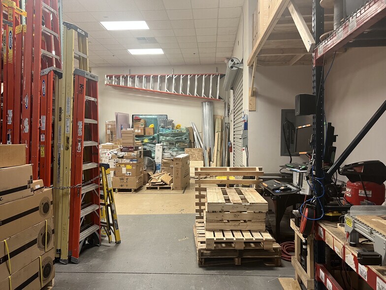 More Photos Of 4501 Vineland Rd, Orlando Showroom For Lease