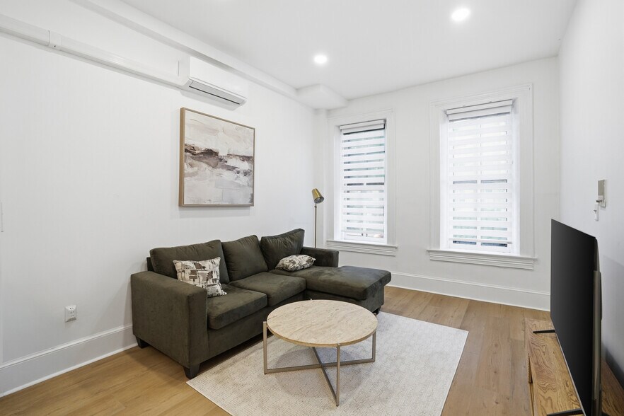 More Photos Of 313 C St SE, Washington Multifamily For Sale