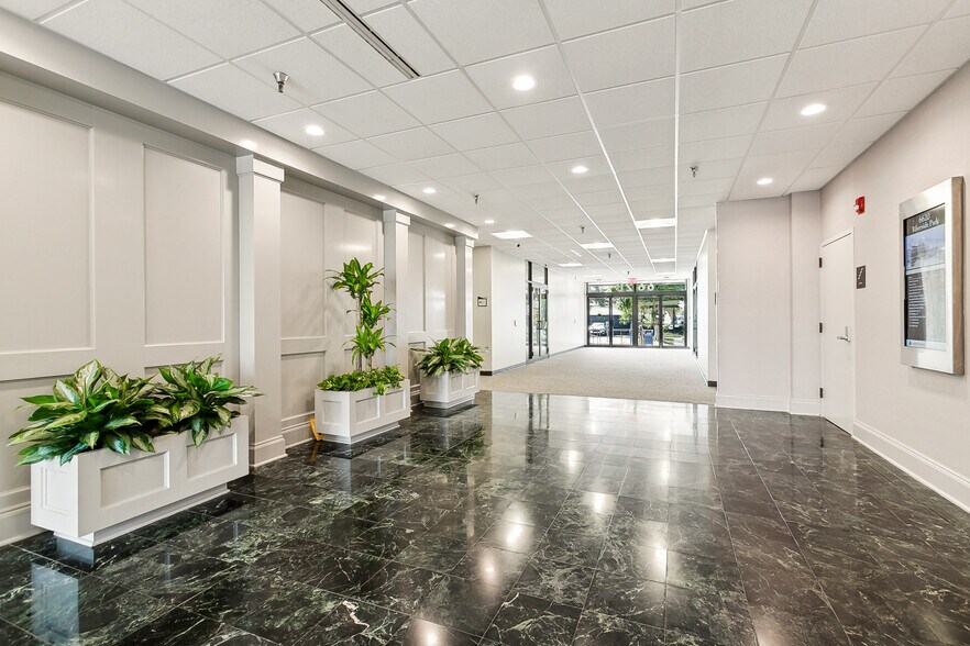 More Photos Of 6660 Riverside Dr, Metairie Unknown For Lease