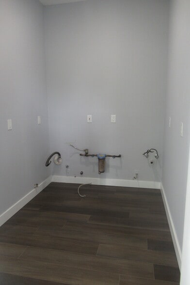 More Photos Of 433 N Broad St, Elizabeth Office For Lease
