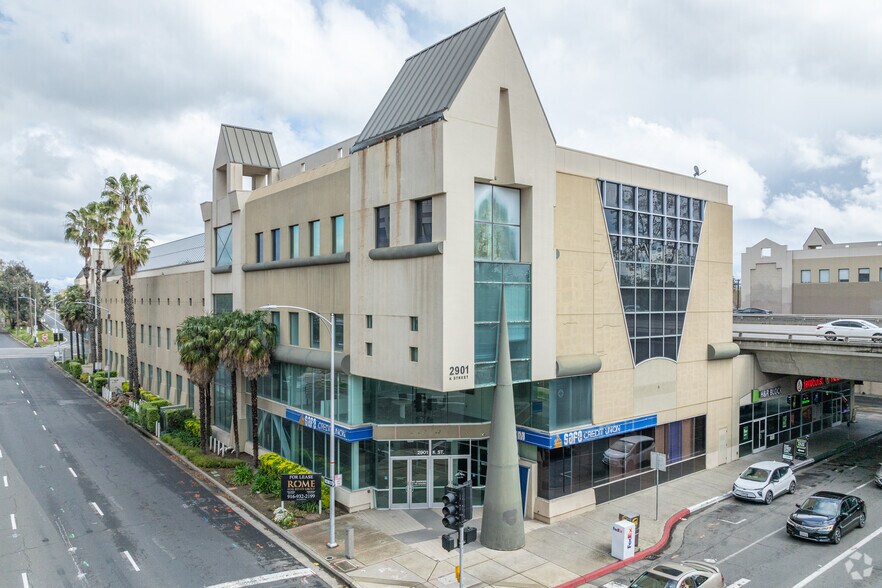 More Photos Of 2901-2929 K St, Sacramento Office For Lease