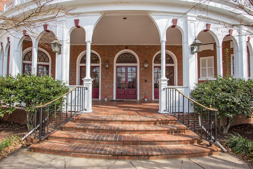 More Photos Of 2217 Princess Anne St, Fredericksburg Office Residential For Lease