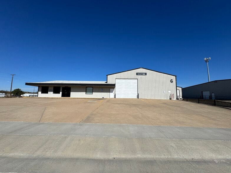 Primary Photo Of 100 E 9th St, Ada Warehouse For Lease