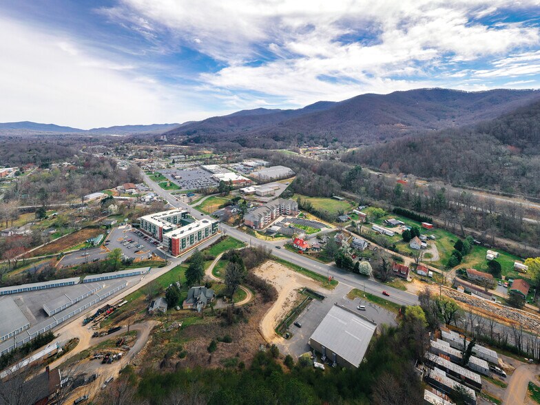 More Photos Of 2236 US 70 Hwy, Swannanoa General Retail For Sale